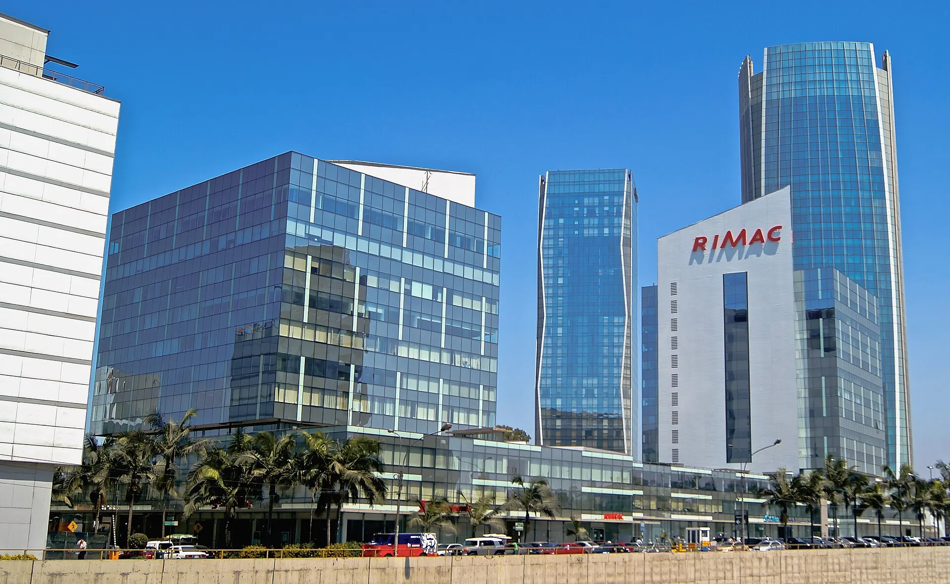 Torres de oficinas y viviendas en San Isidro, Lima