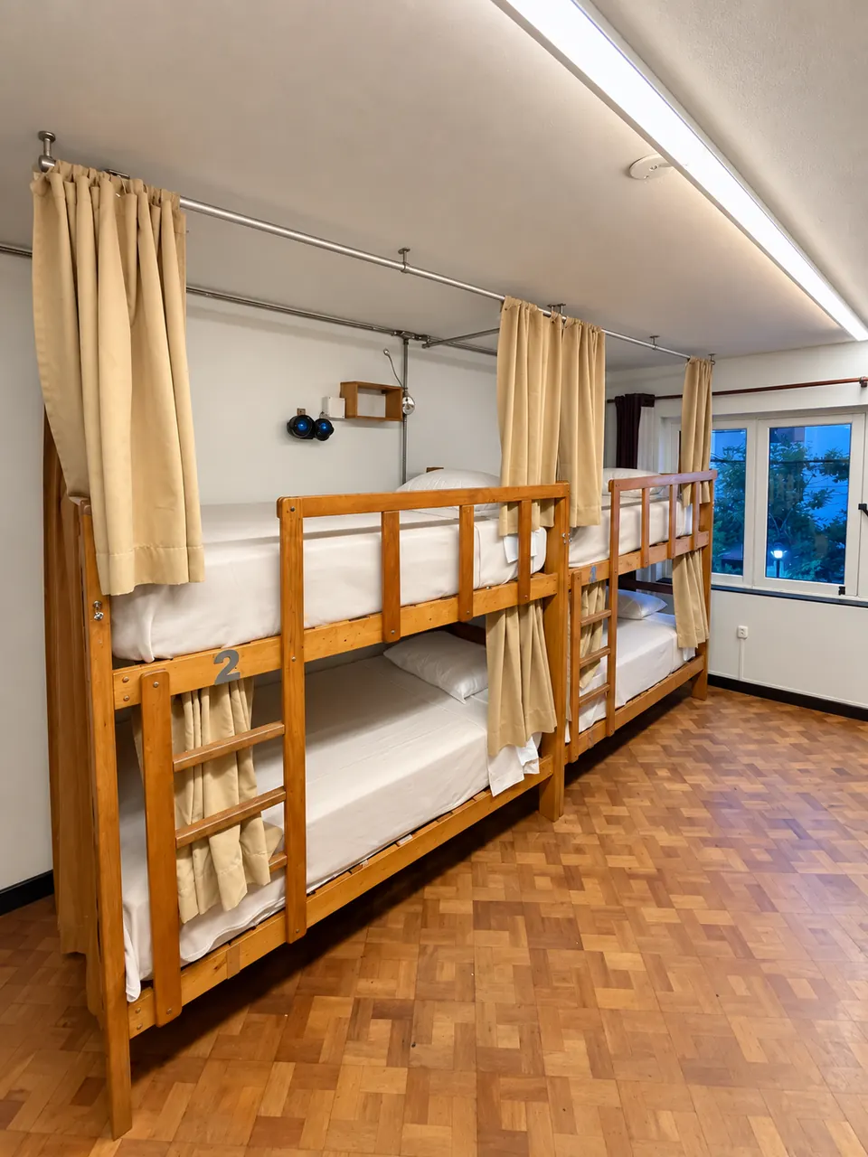 Dormitorio 8 pax mixto con baño compartido 2
