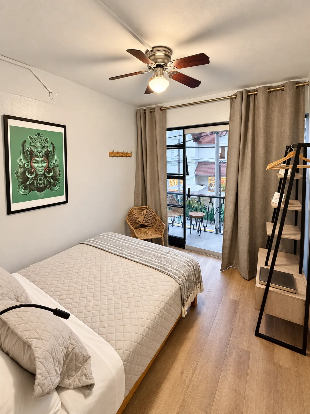 Hab privada doble con balcón y baño privado externo 1