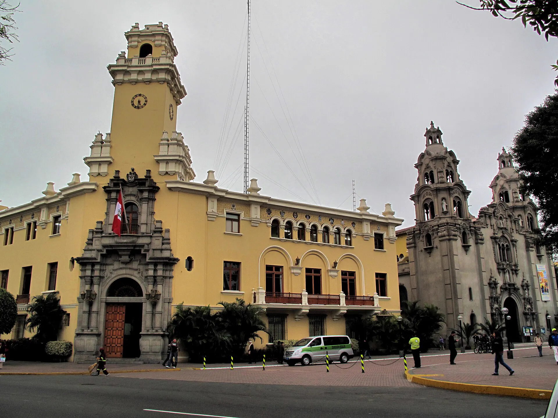 Edificios históricos junto al Parque Kennedy