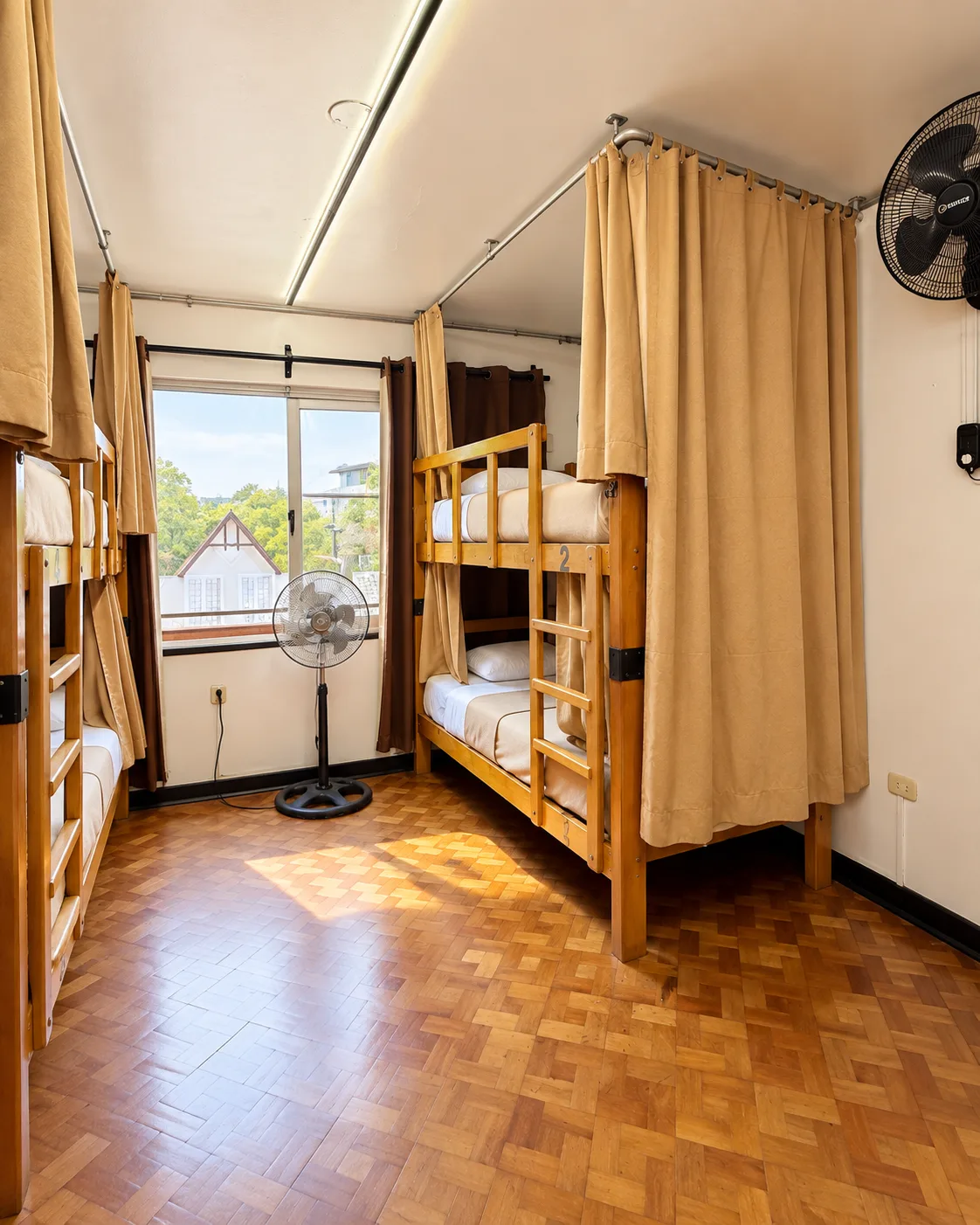 Dormitorio 6 pax mixto con baño compartido 2