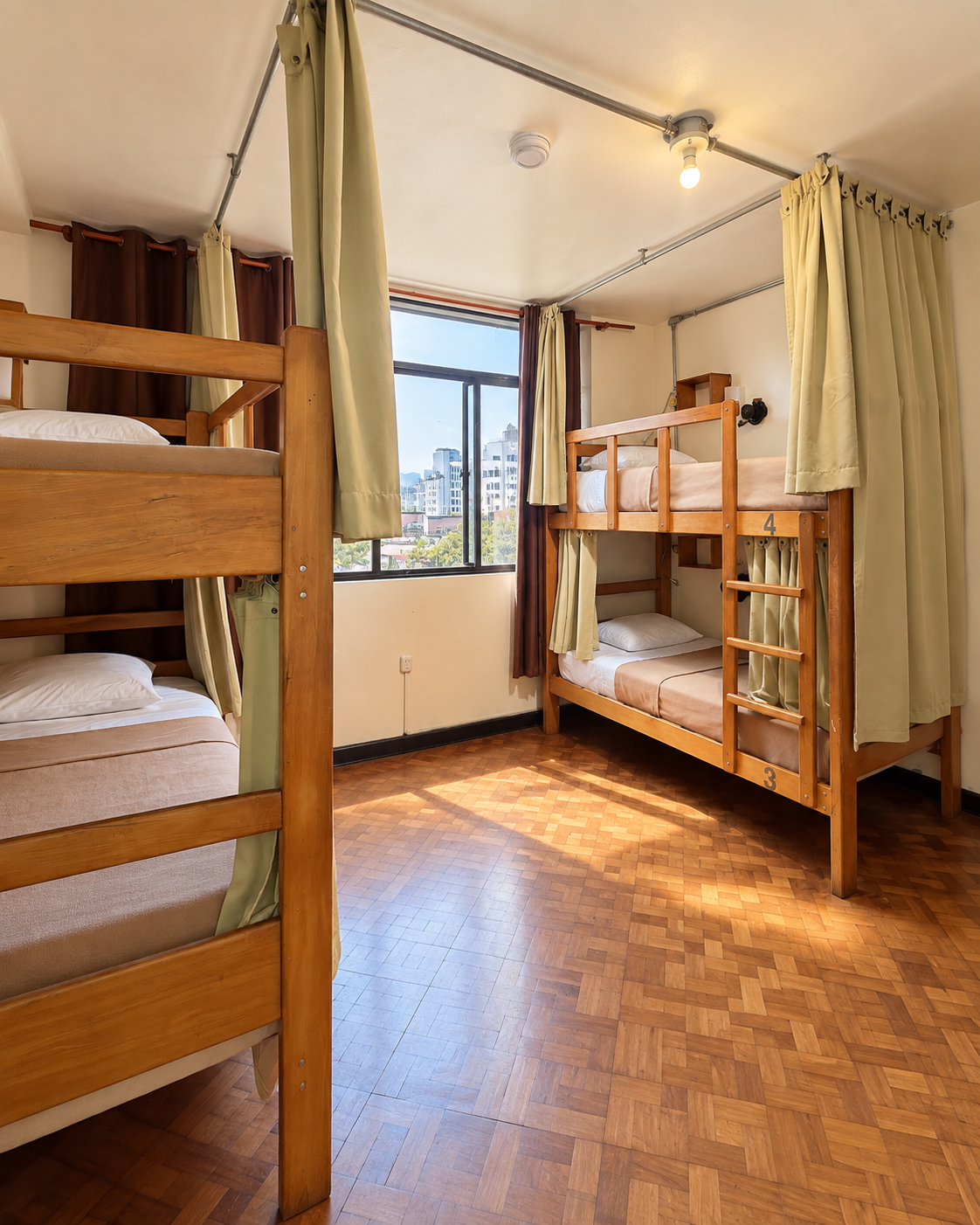 Dormitorio 4 pax mixto con baño compartido 2